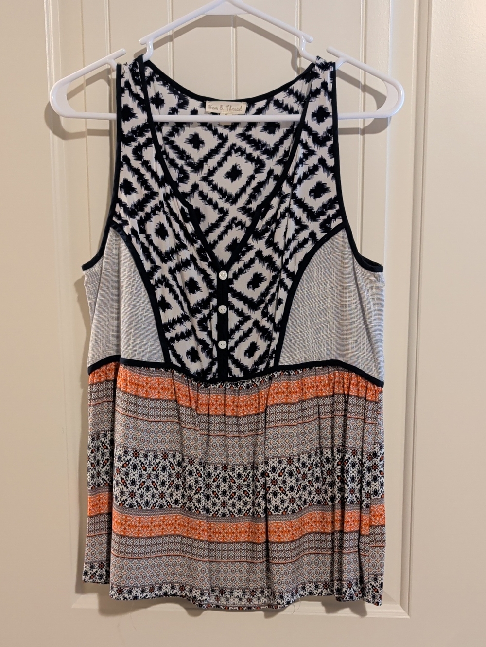 Sleeveless Patterned V-Neck Tank Top - Navy, White & Orange